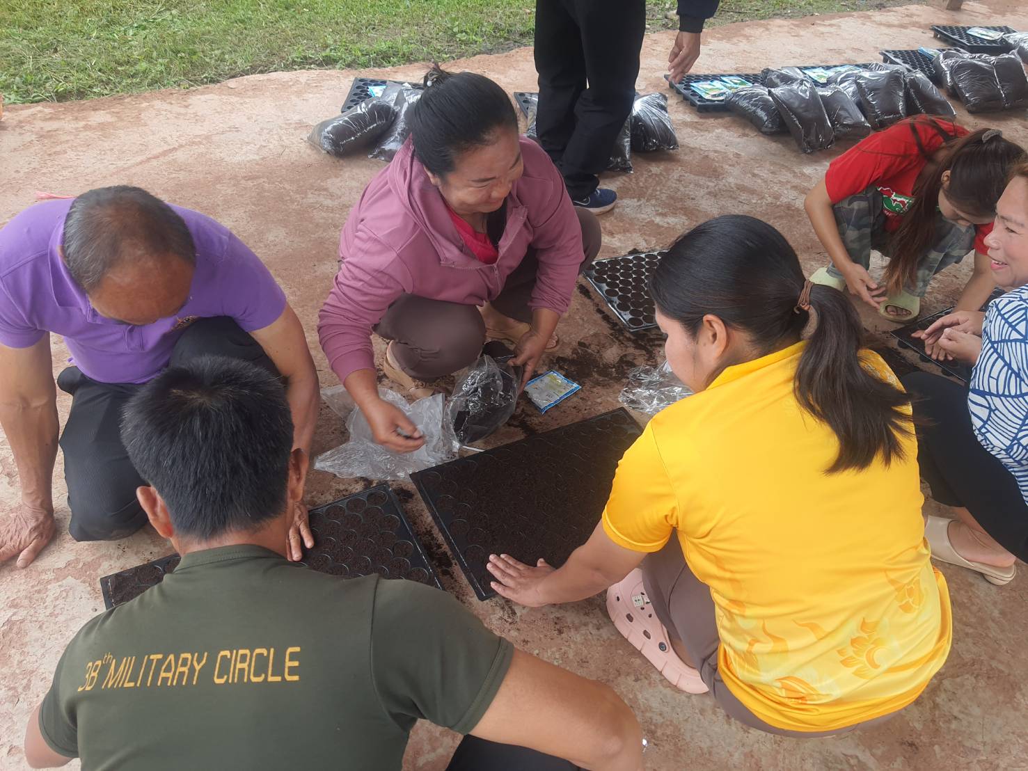 กิจกรรมปลูกผักสวนครัวเพื่อสร้างอาหารปลอดภัยตามโครงการสนับสนุนกิจกรรมตามแผนพัฒนาตำบลภูฟ้า อำเภอบ่อเกลือ จังหวัดน่าน